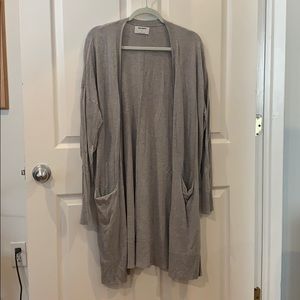 Grey old navy open front cardigan with small whole